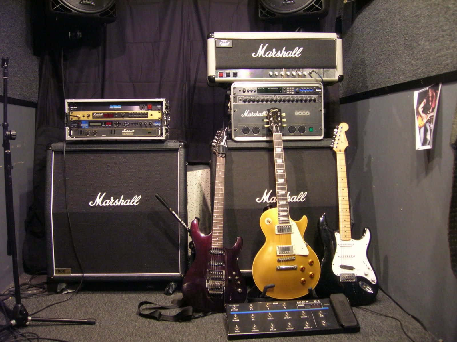 Beat Your Guitar With A New Amp Wallpaper