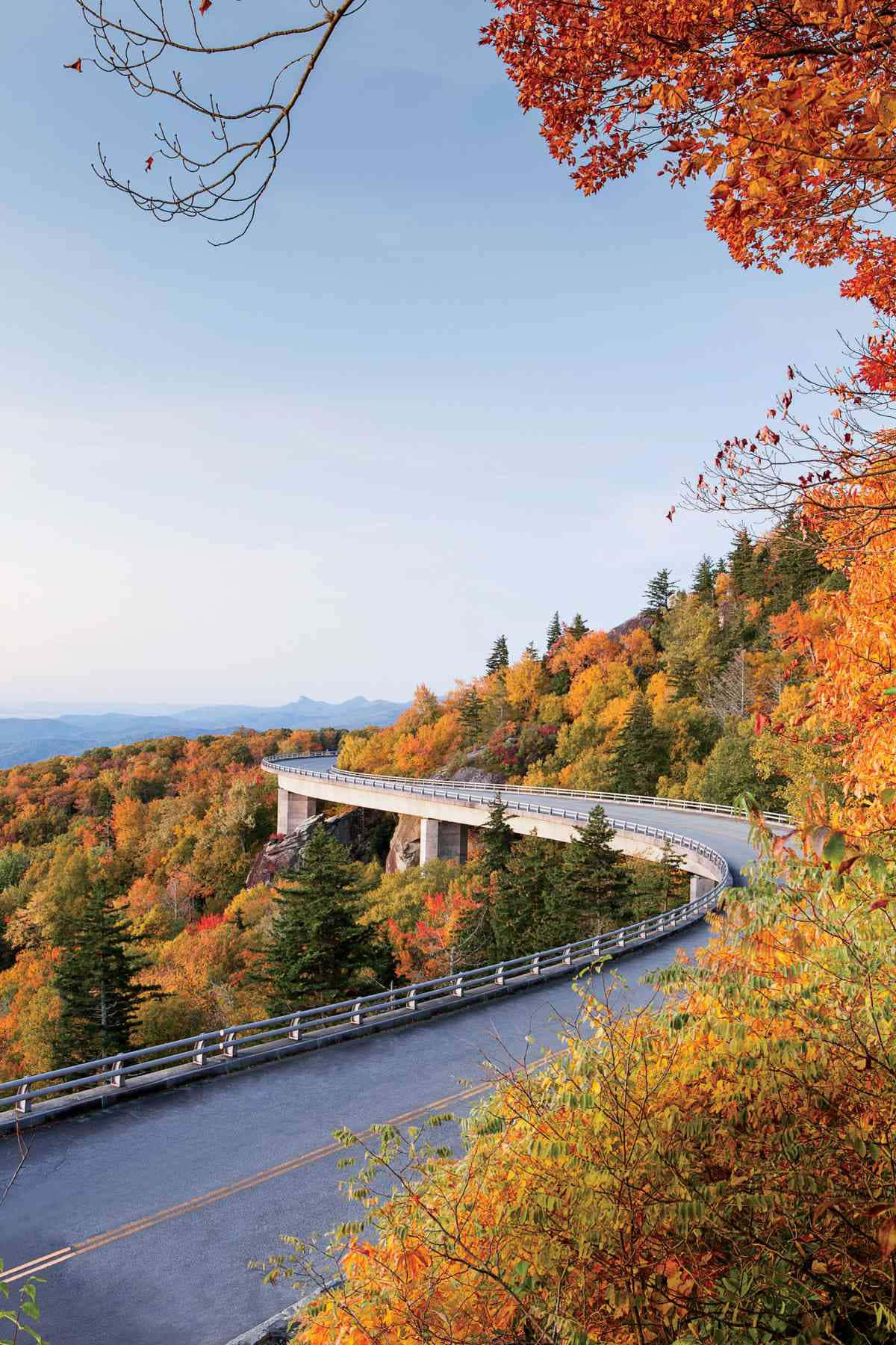 Beautiful Sunrise At Blue Ridge Parkway Wallpaper