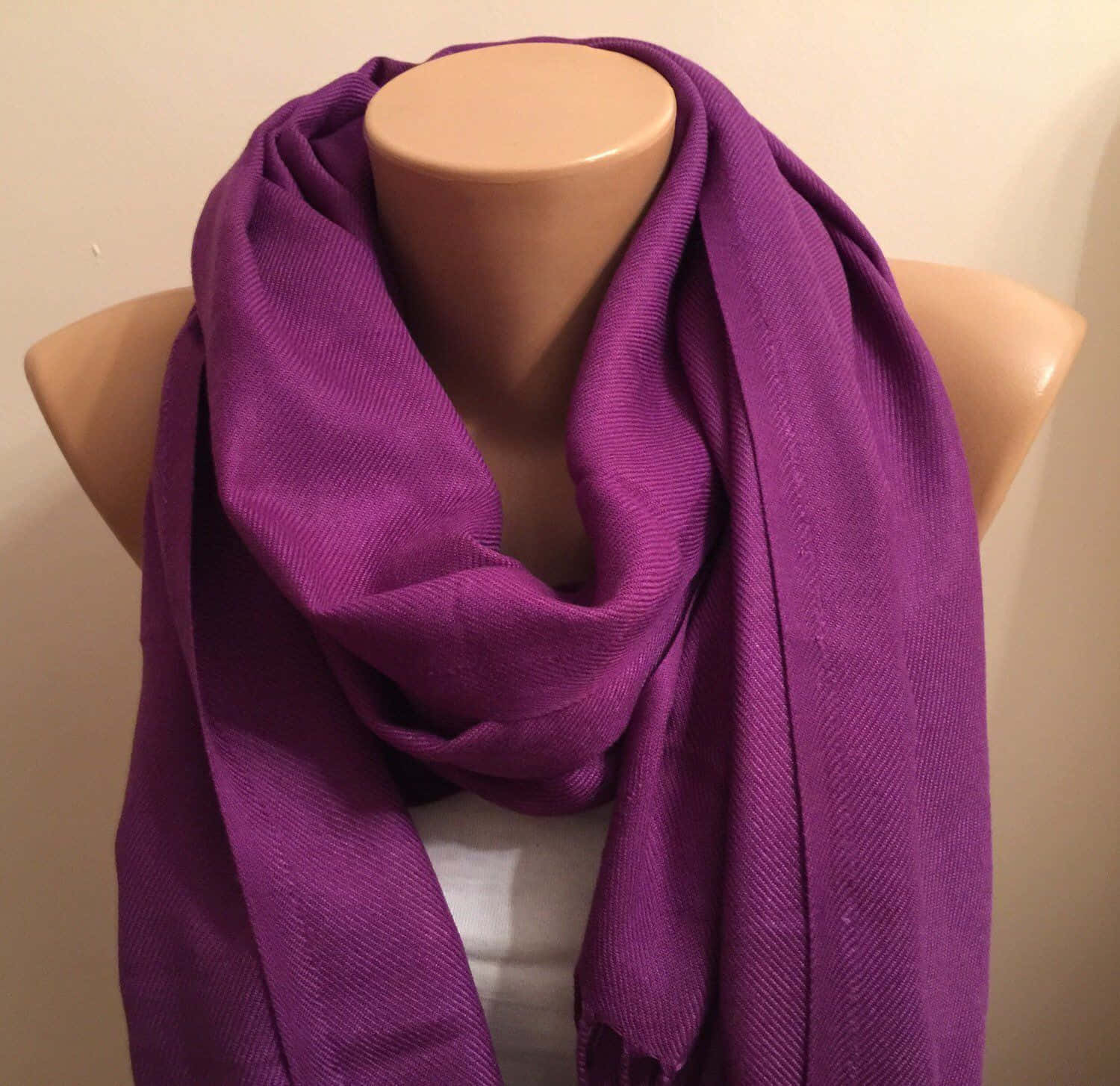 Beautifully Patterned Purple Scarf To Add Elegance And Style To Any Outfit. Wallpaper