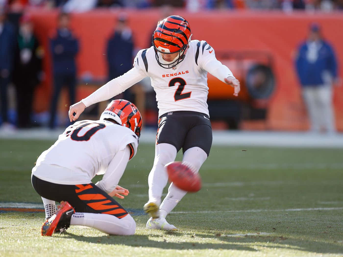 Bengals Kicker Evan Mc Pherson Field Goal Attempt Wallpaper