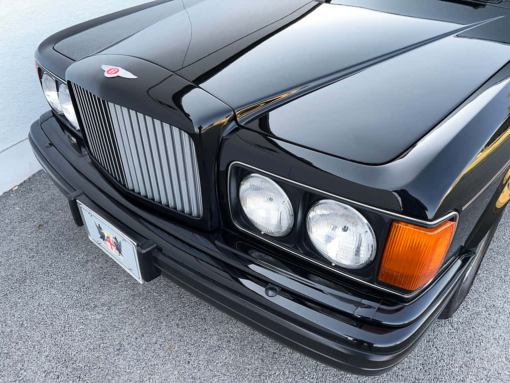 Bentley Turbo R Front Grilleand Headlights Wallpaper