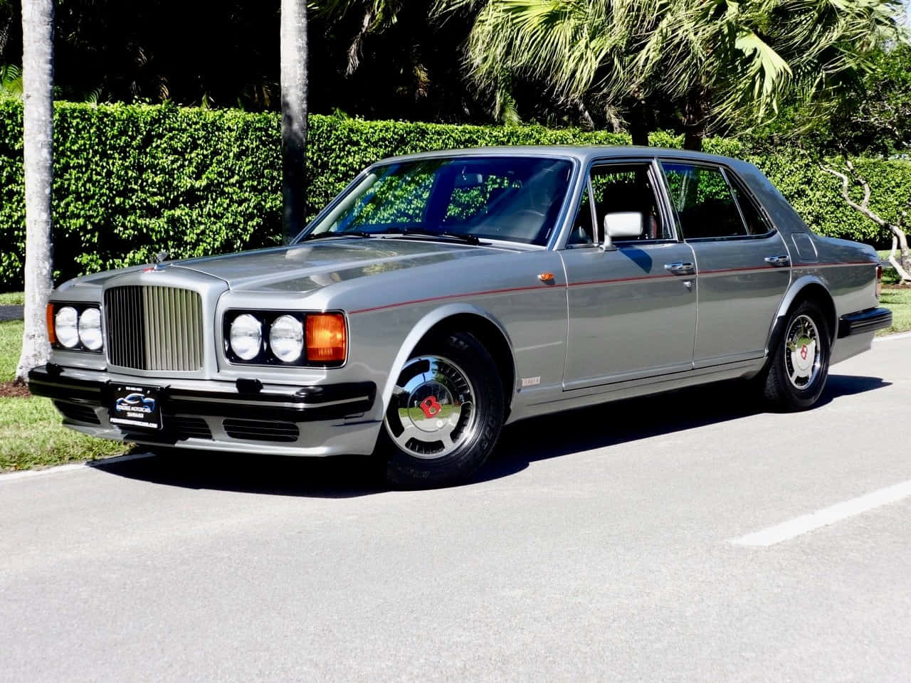 Bentley Turbo R Luxury Sedan Wallpaper