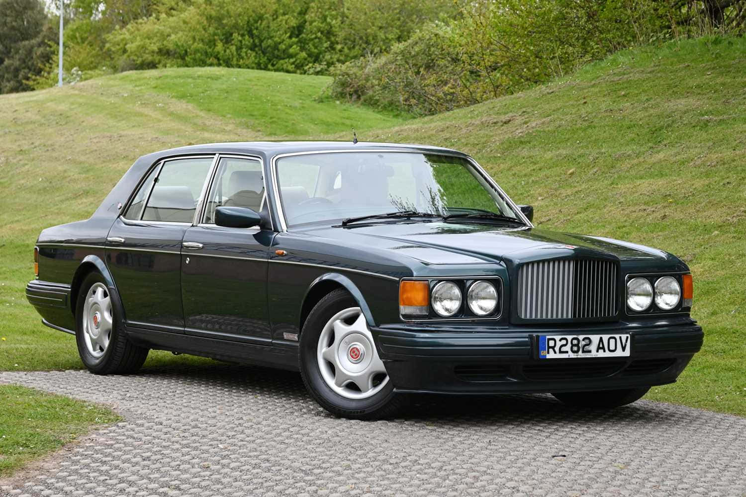 Bentley Turbo R Luxury Sedan Wallpaper