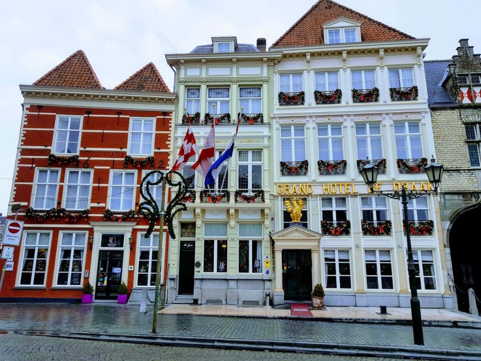 Bergen Op Zoom Grand Hotel De Draak Wallpaper