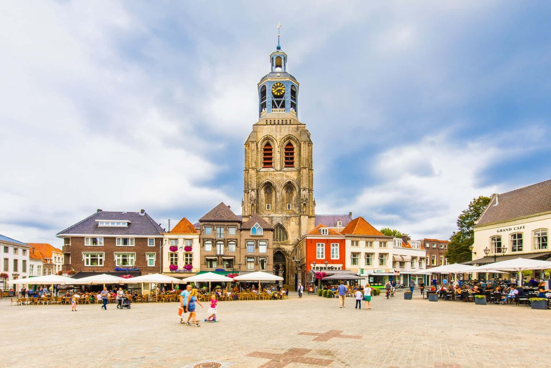 Bergen Op Zoom Market Squareand Stadhuis Wallpaper