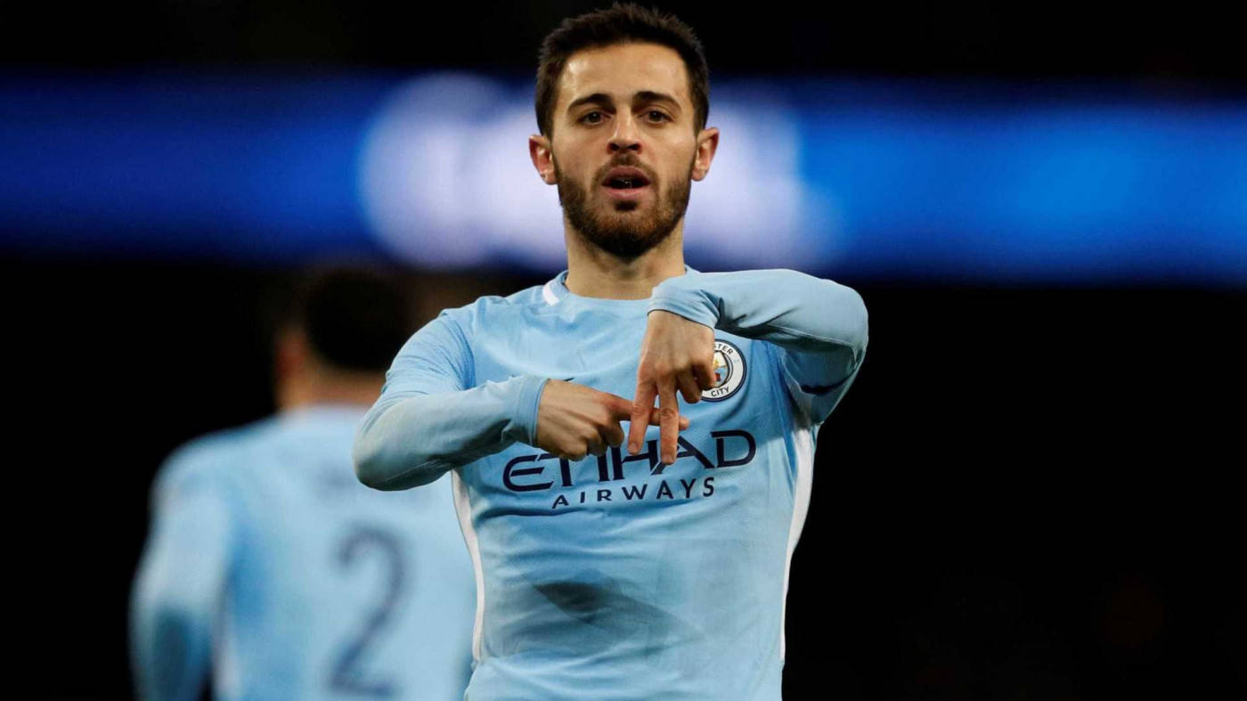 Bernardo Silva Forming A Symbol With His Fingers Wallpaper