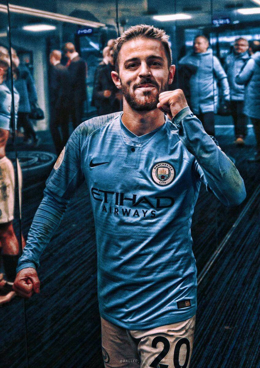 Bernardo Silva With One Fist Raised Triumphantly Wallpaper