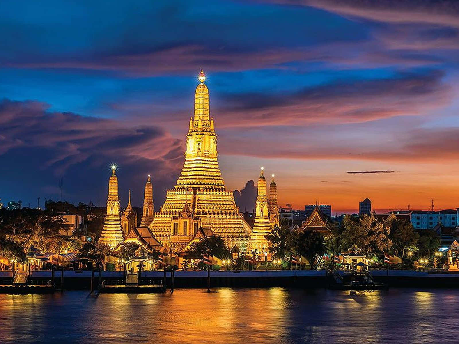 Best Time To See Wat Arun Wallpaper