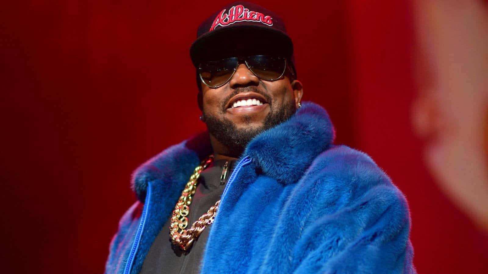 Big Boiin Blue Fur Coat Wallpaper