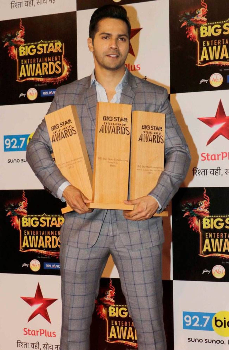 Big Winner Varun Dhawan Wallpaper