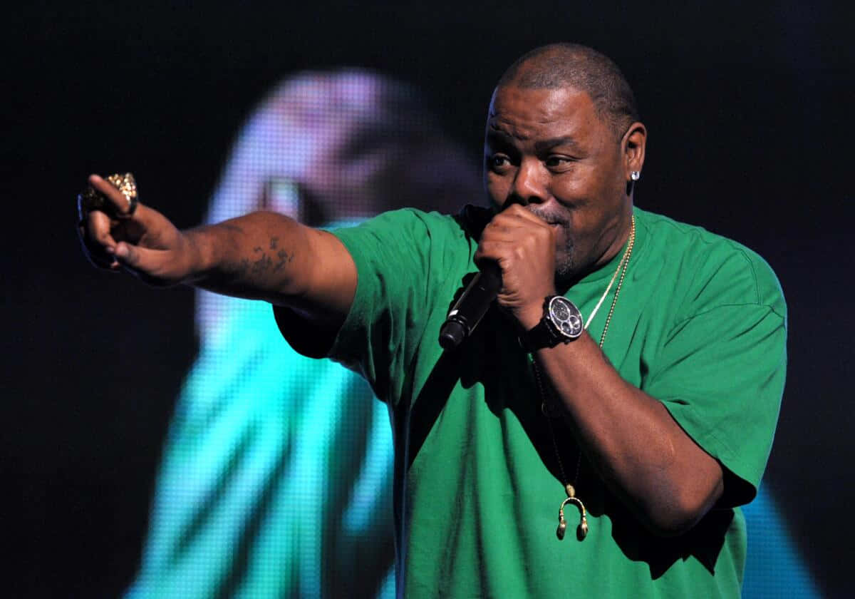 Biz Markie Performingon Stage Wallpaper