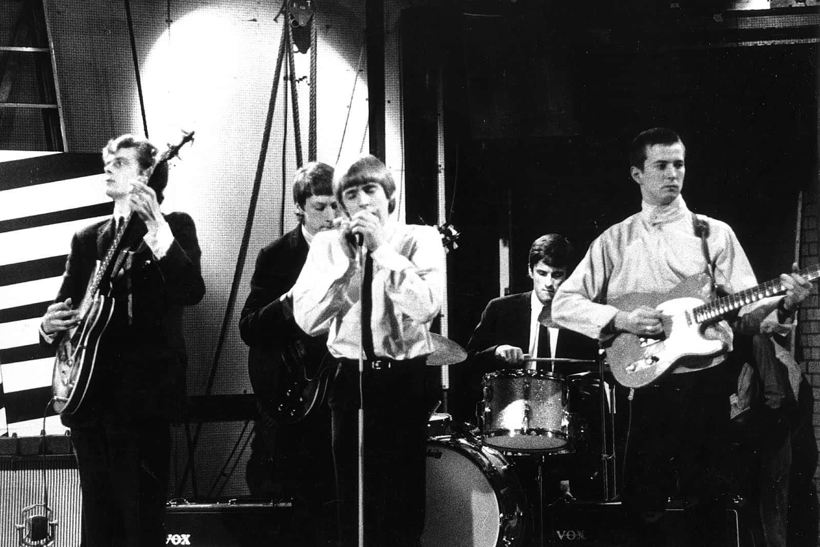 Black And White Yardbirds Performing Wallpaper