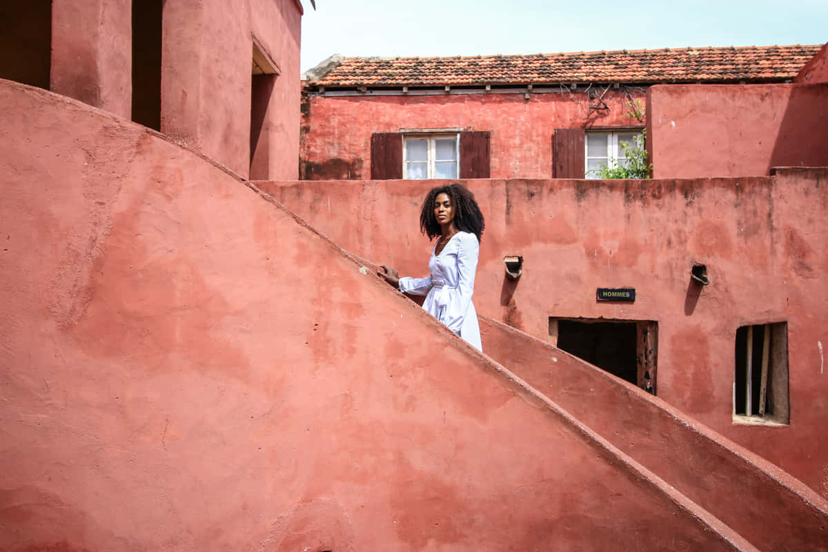 Black Girl In Goree Wallpaper