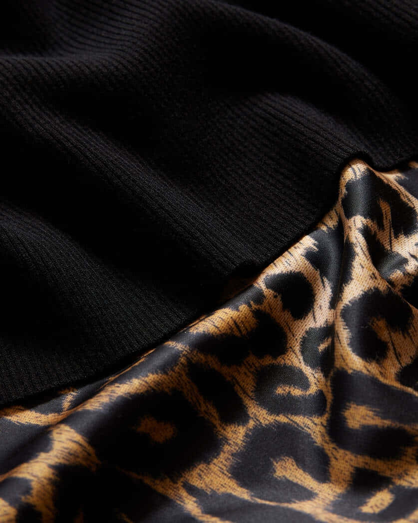 Black Leopard Print Fabric Texture Wallpaper