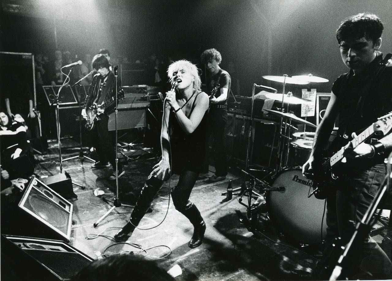 Blondie American Rock Band Live Singing Wallpaper