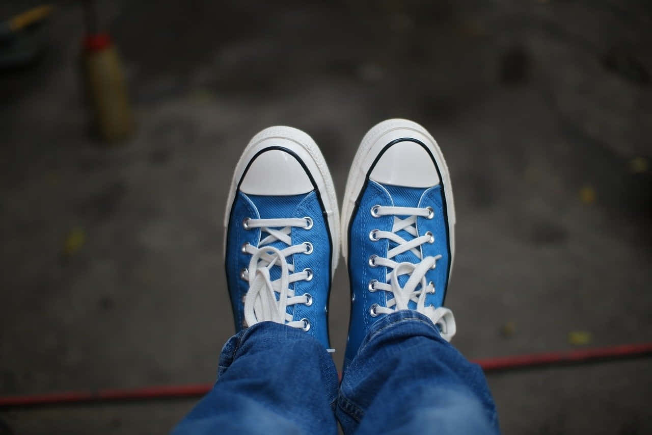 Blue Canvas Sneakerson Pavement Wallpaper