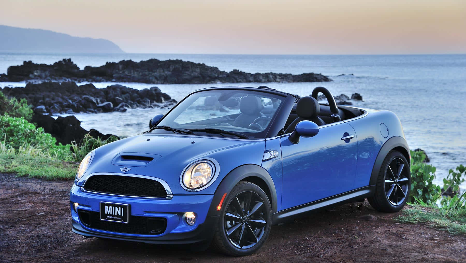 Blue Mini Roadster Coastal Backdrop Wallpaper