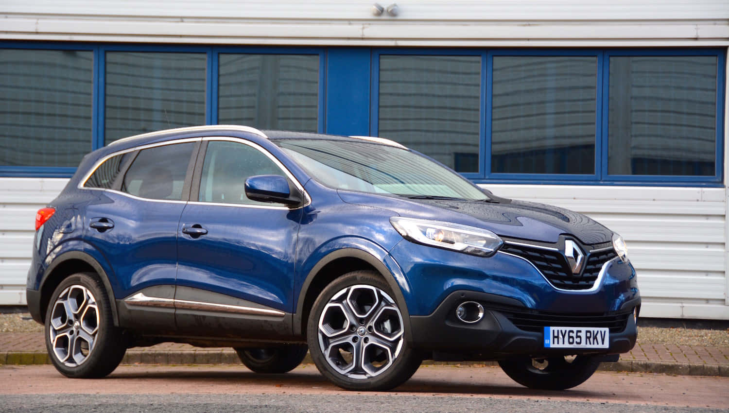 Blue Renault Kadjar S U V Parked Wallpaper