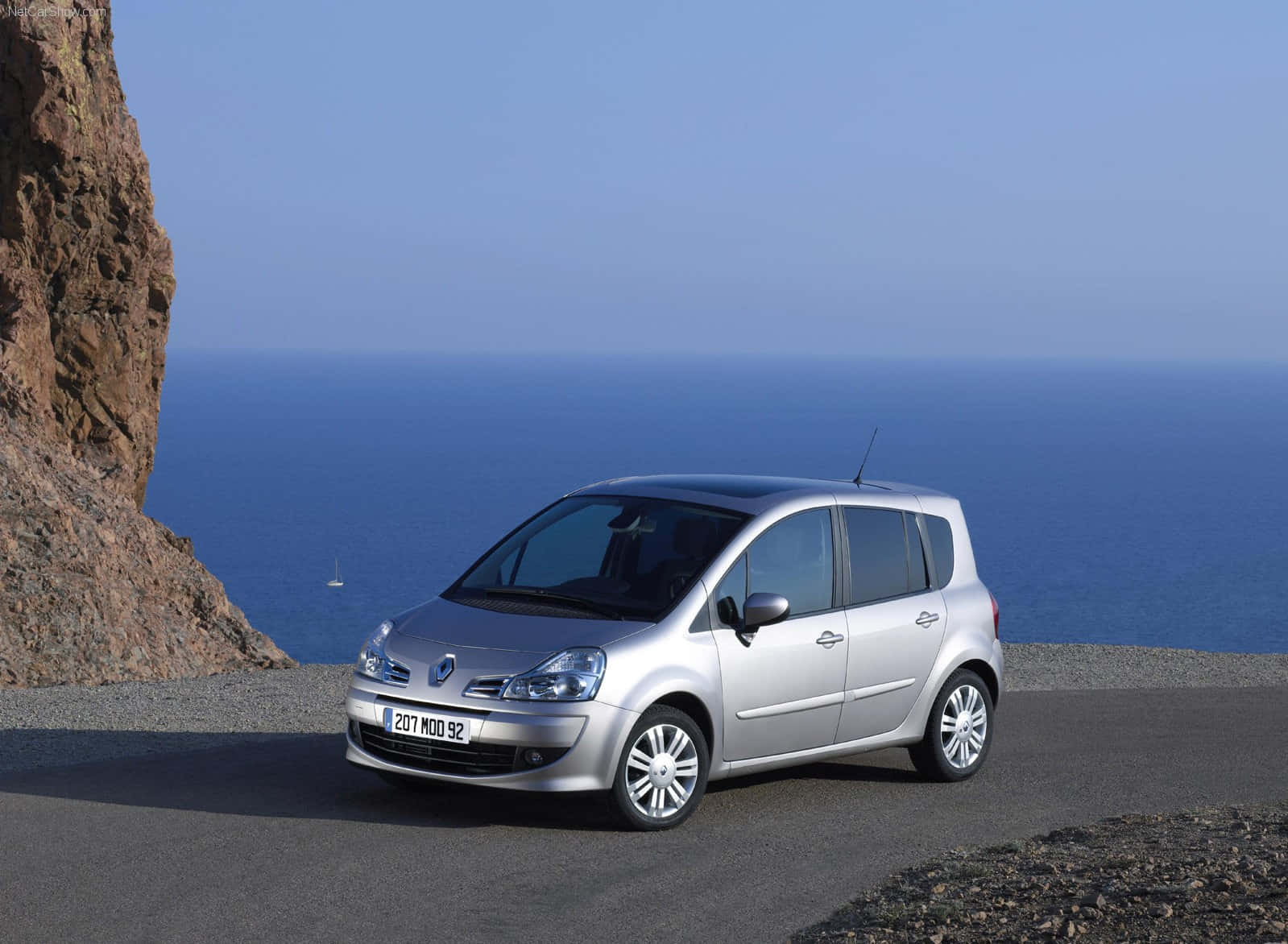 Blue Renault Modus Standing In Natural Light Wallpaper