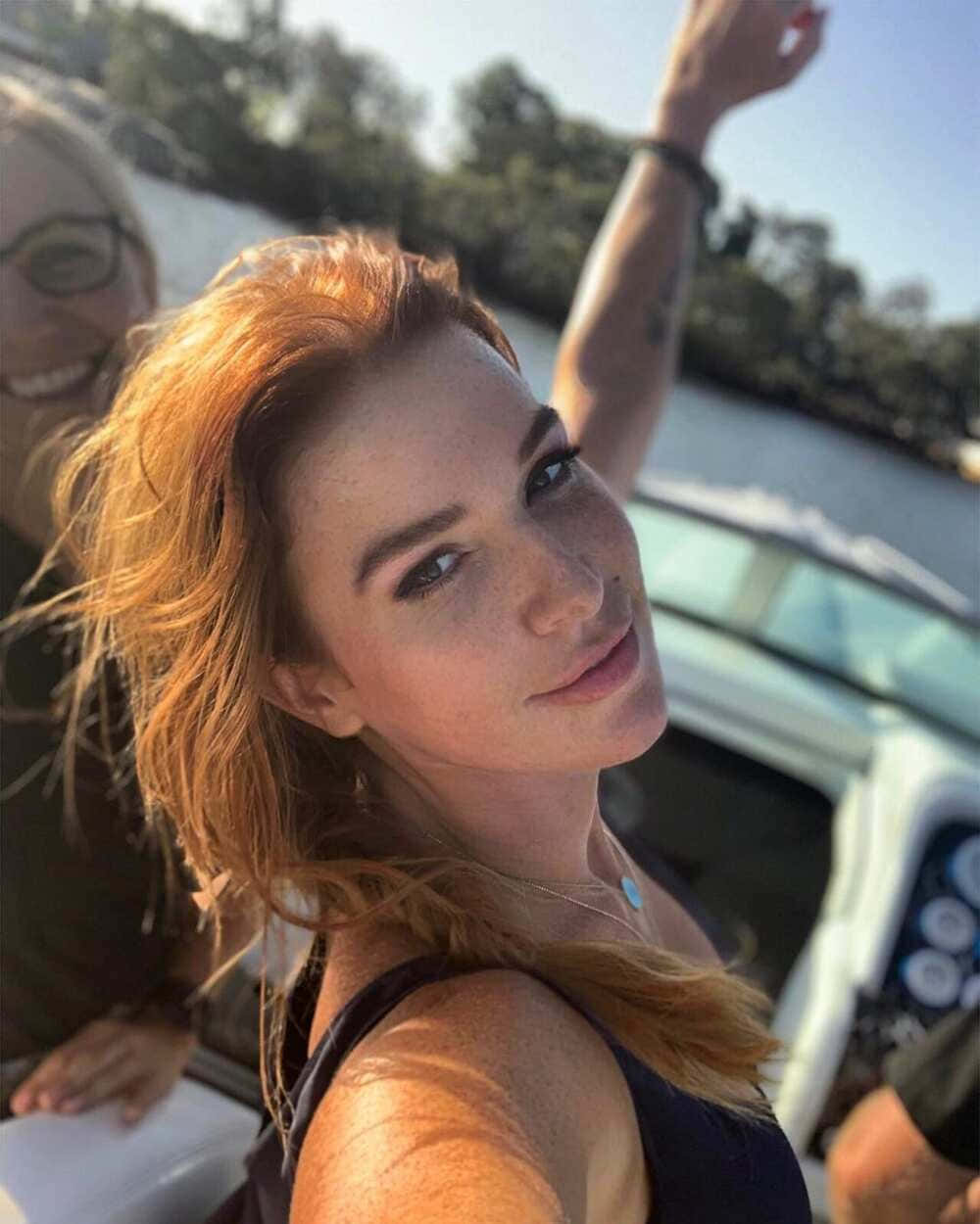 Boat Selfiewith Friends Wallpaper