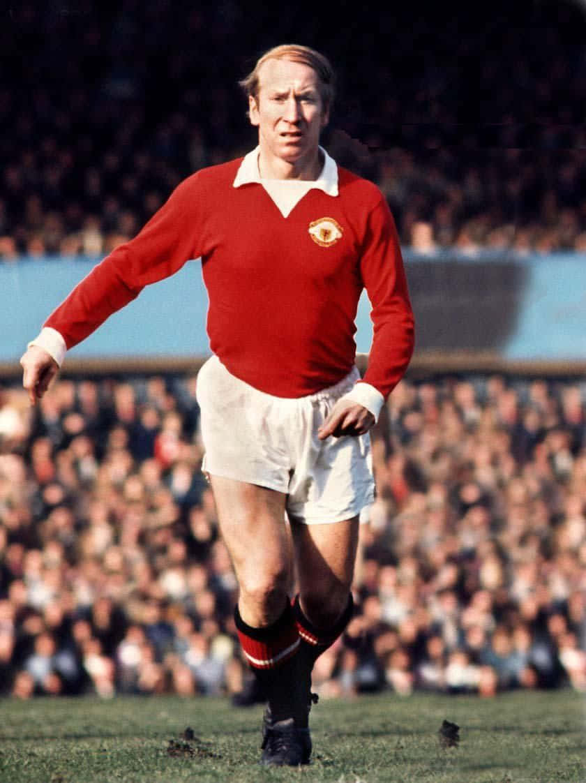 Bobby Charlton Football Run Film Photography Wallpaper