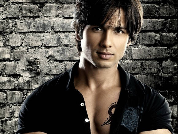 Bollywood Actor Shahid Kapoor Headshot Wallpaper