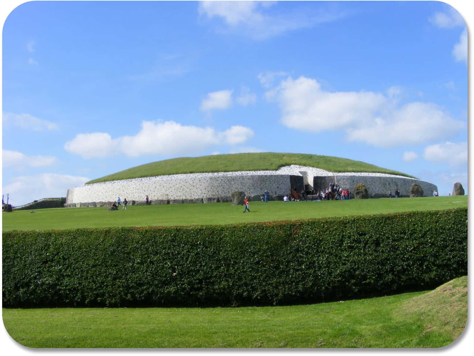 Boyne Valley Newgrange With Grass And Blue Sky Wallpaper