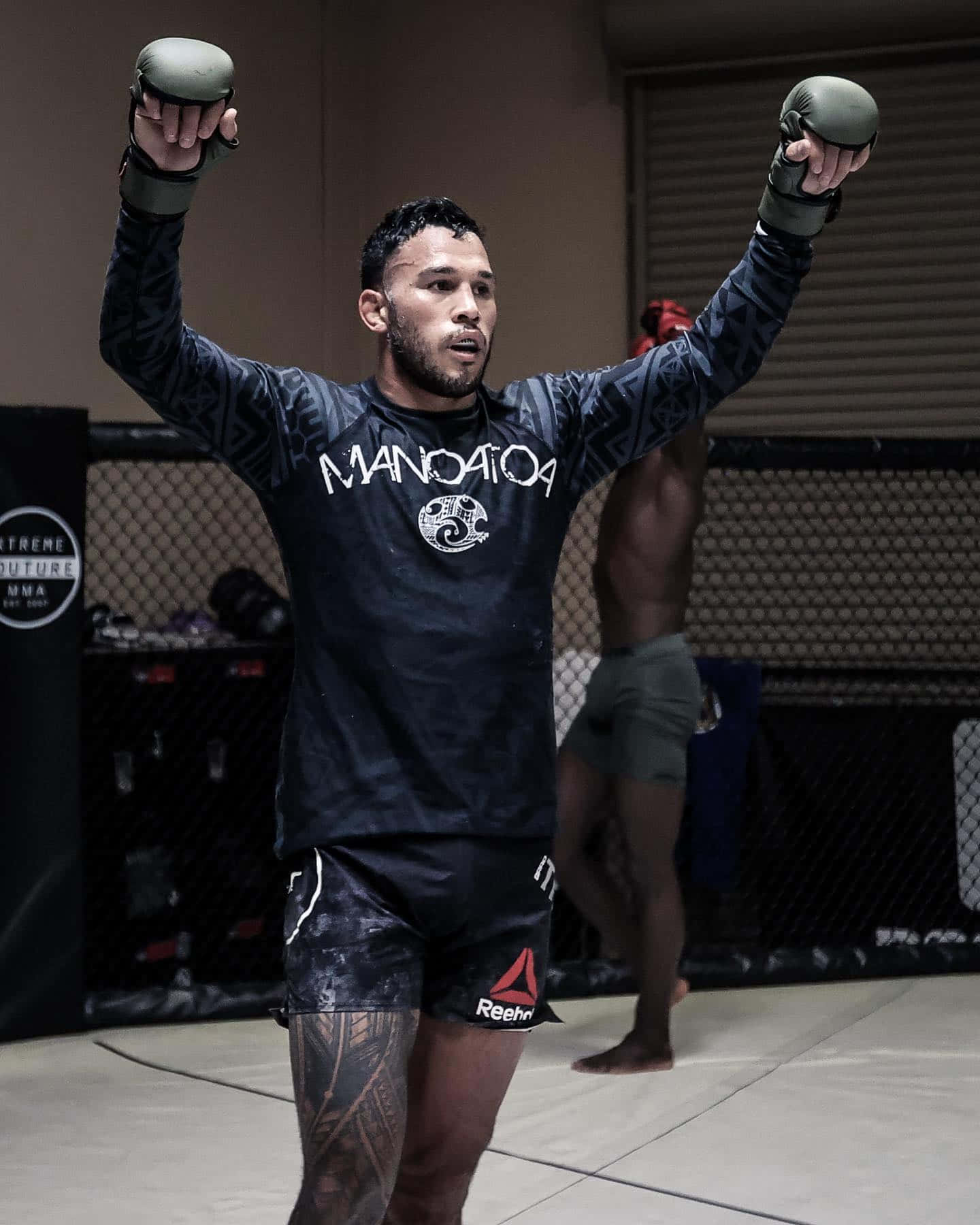 Brad Tavares Hands Up Wallpaper