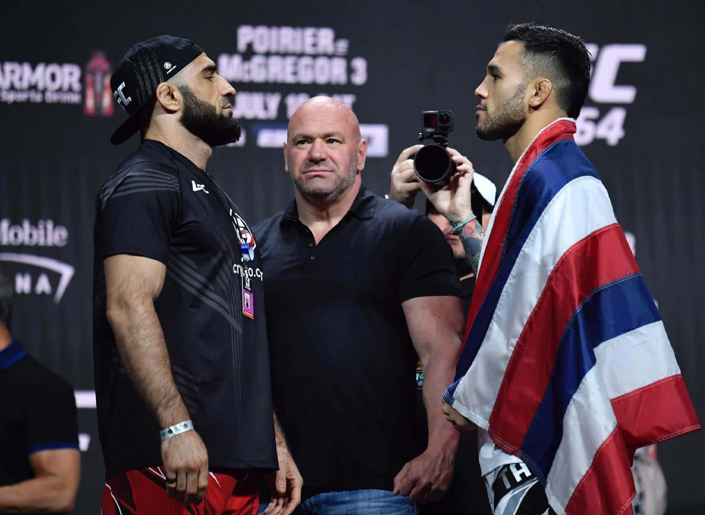 Brad Tavares Preparing For A Match Wallpaper