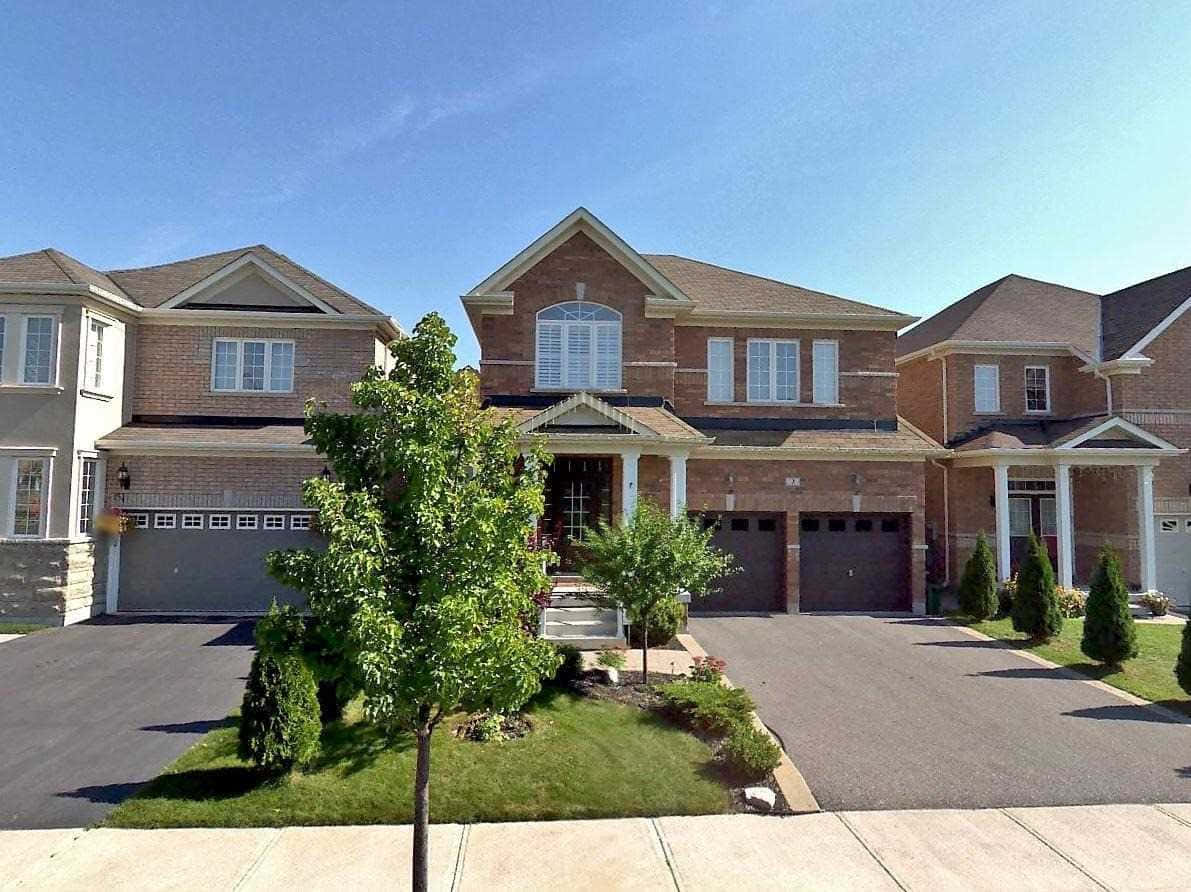 Brampton Suburban Residence Wallpaper