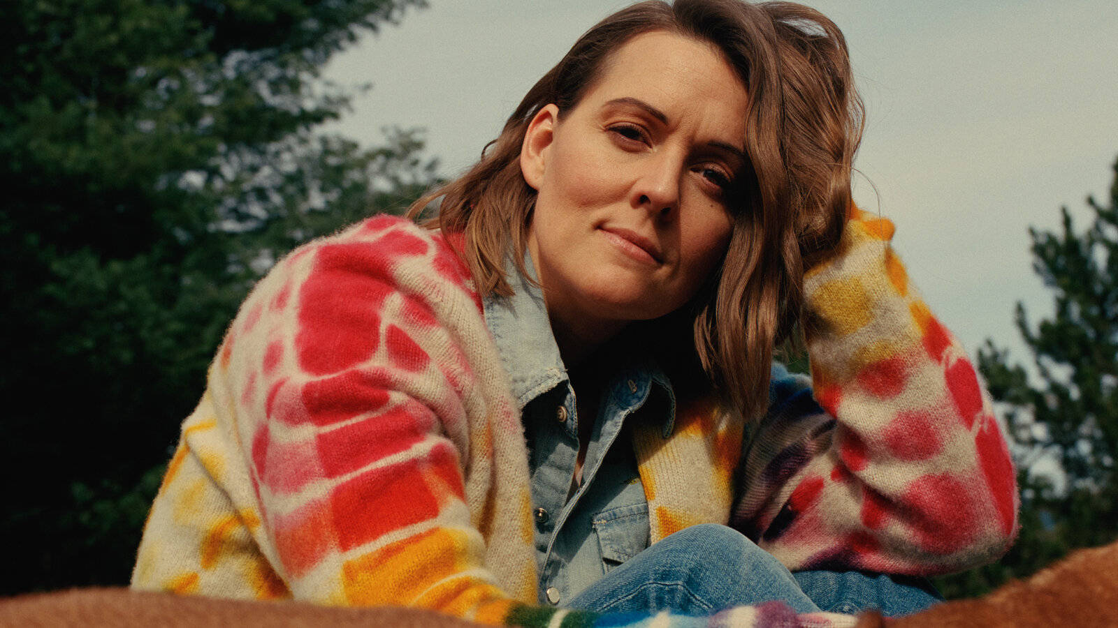 Brandi Carlile Looking Captivating In A Tie-dyed Shirt Wallpaper