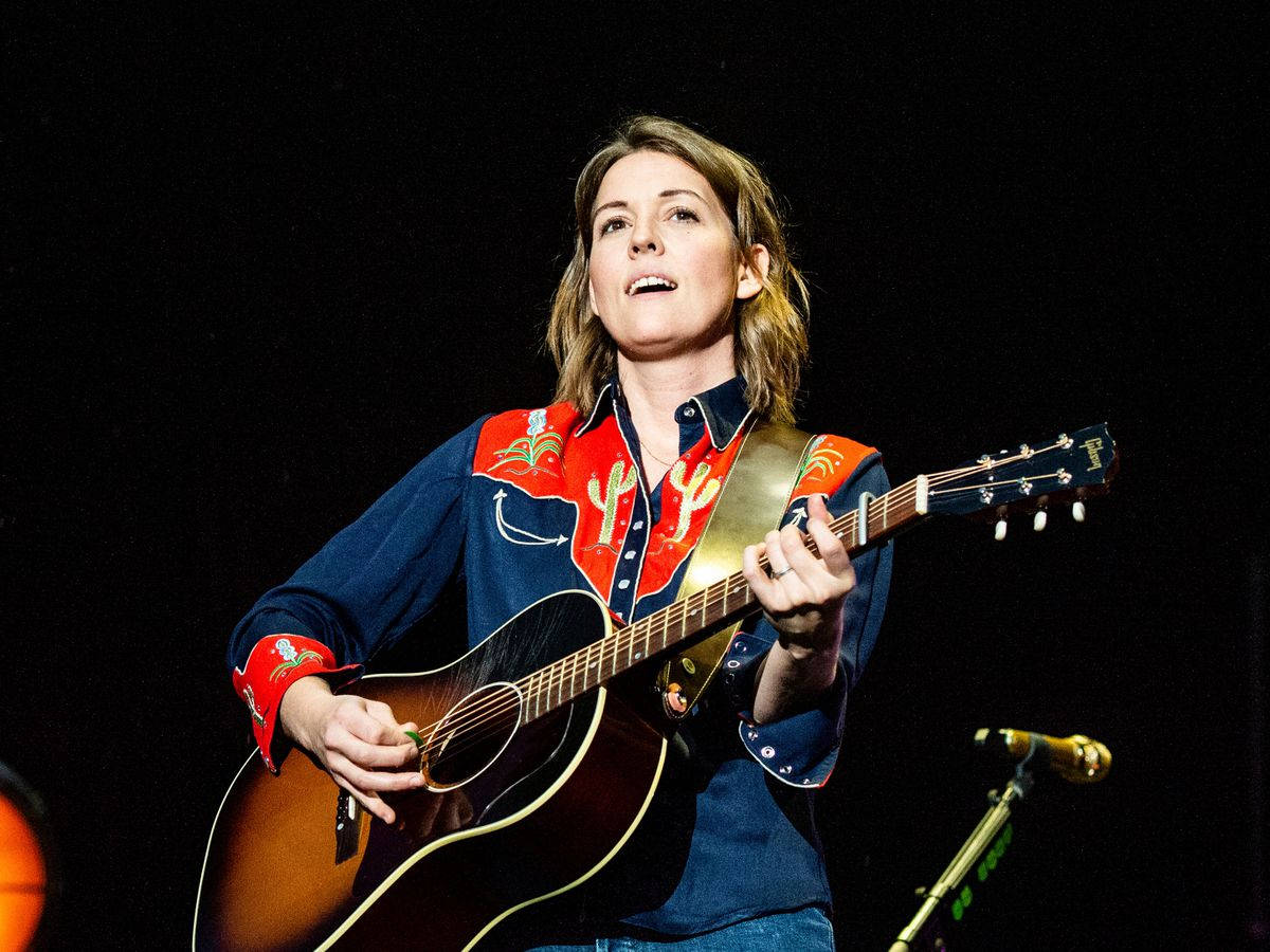 Brandi Carlile Performance Snapshot Wallpaper