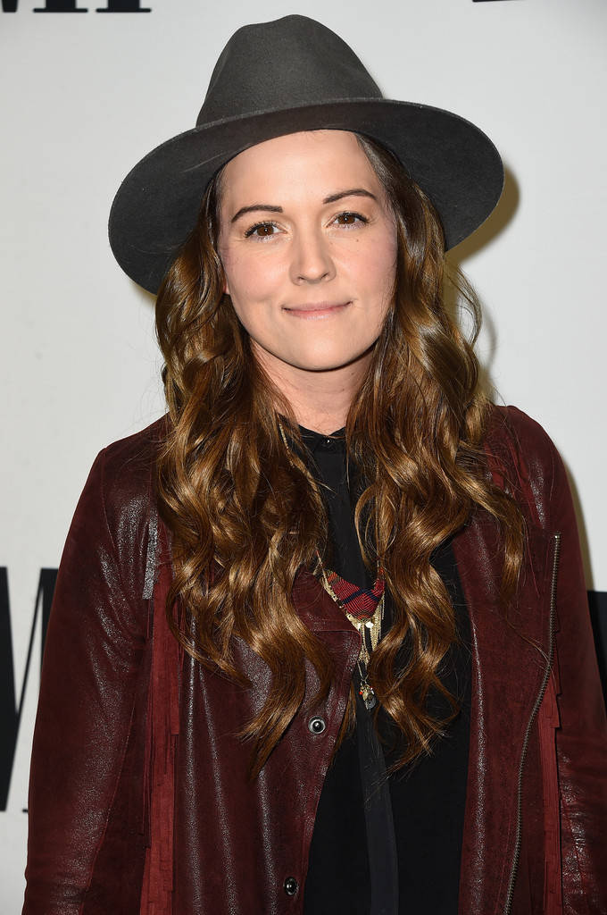 Brandi Carlile Wearing Hat Wallpaper