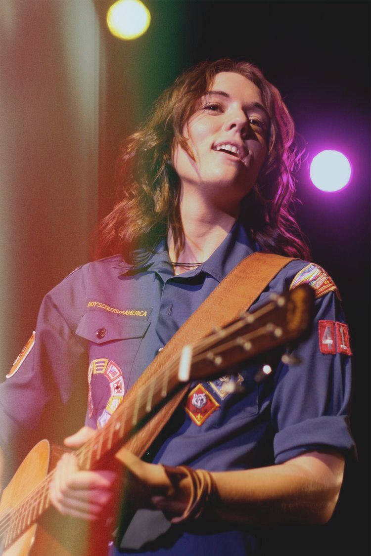 Brandi Carlile With Guitar Wallpaper