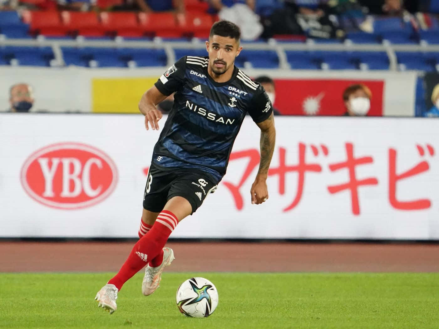 Brazilian Footballer Thiago Martins During J. League Meiji Yasuda J1 Wallpaper