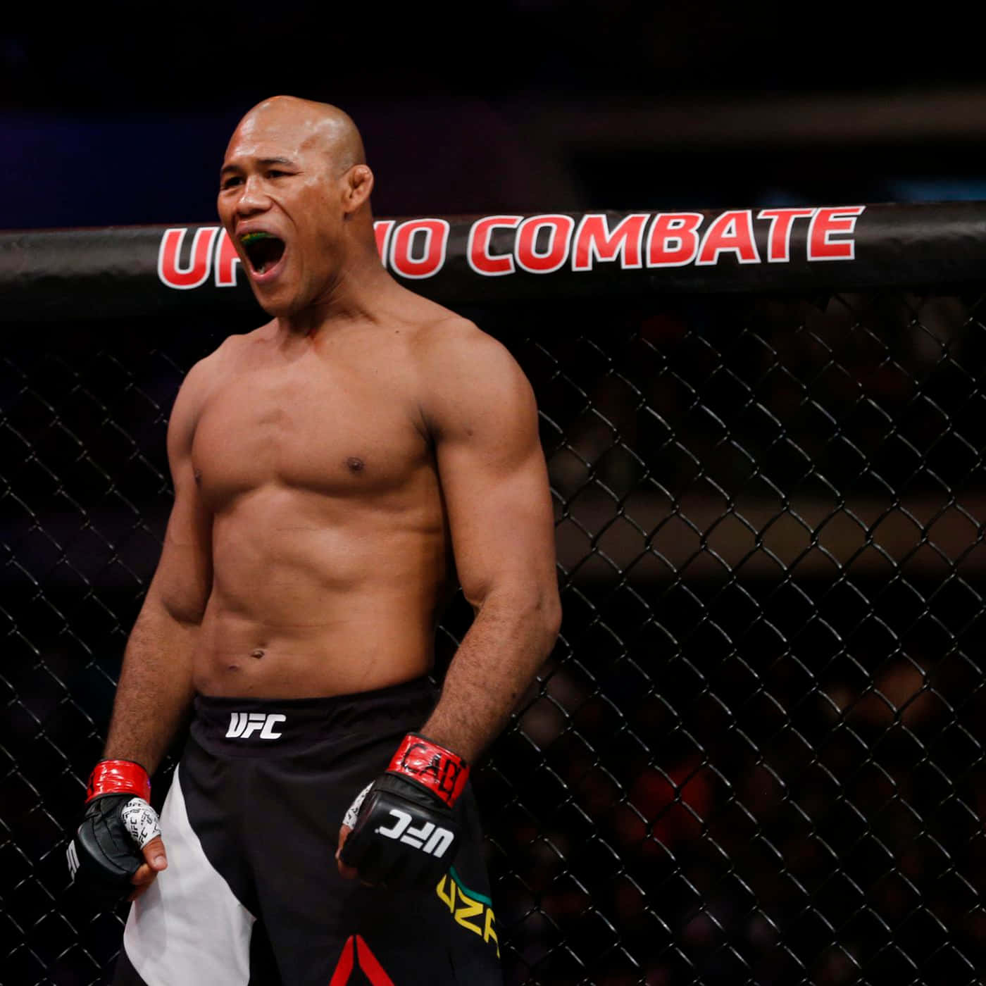 Brazilian Ufc Fighter Ronaldo Souza Shouting Wallpaper