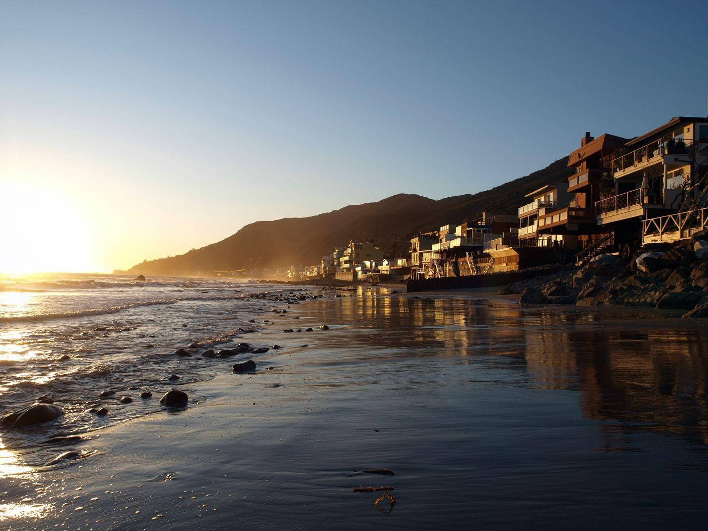 Breathtaking Sunrise Over Malibu, California Wallpaper