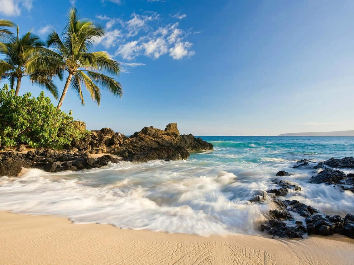 Breathtaking View Of A Hawaiian Island Wallpaper