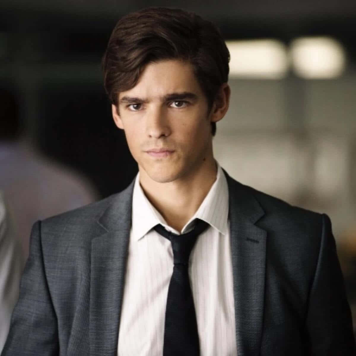 Brenton Thwaites Serious Business Look Wallpaper