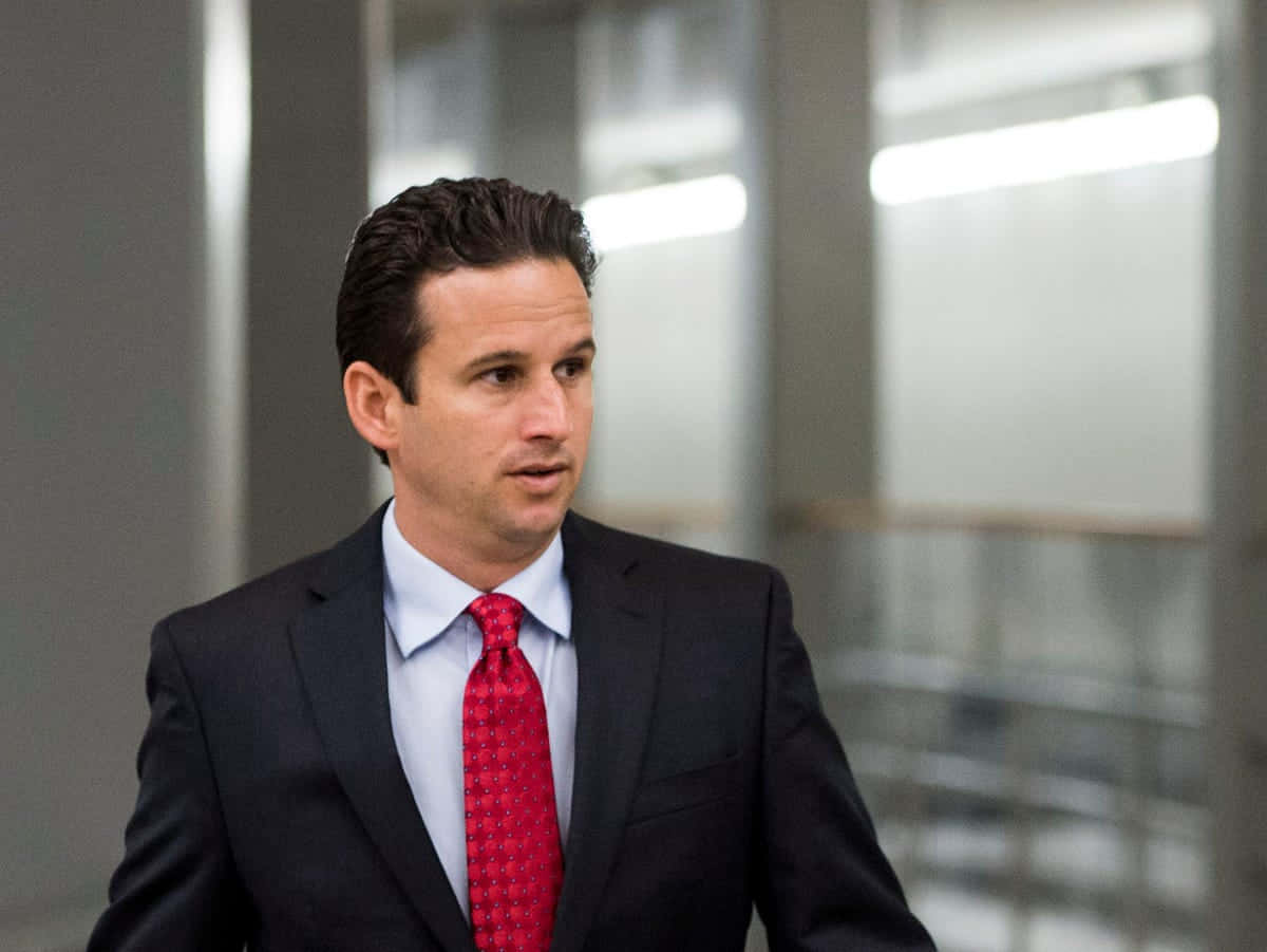 Brian Schatz Walking From Subway Wallpaper