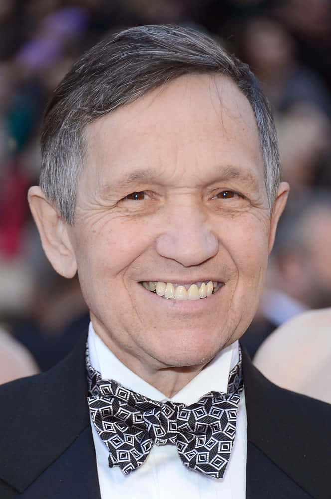 Brilliant Eyes Of Dennis Kucinich Wallpaper