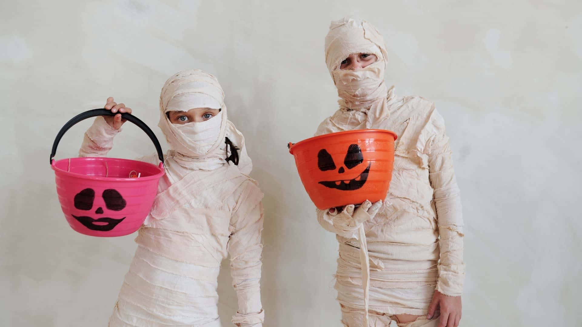 Bring The Undead To Life With A Stylish Mummy Costume