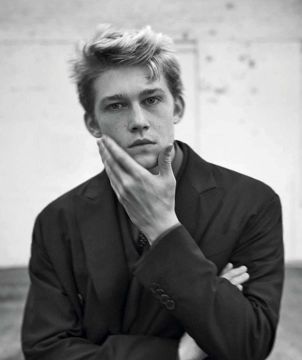 British Actor, Joe Alwyn Wallpaper