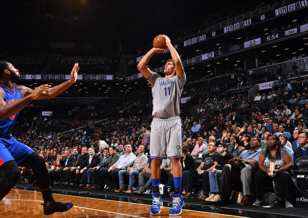 Brook Lopez 3-point Shot Wallpaper