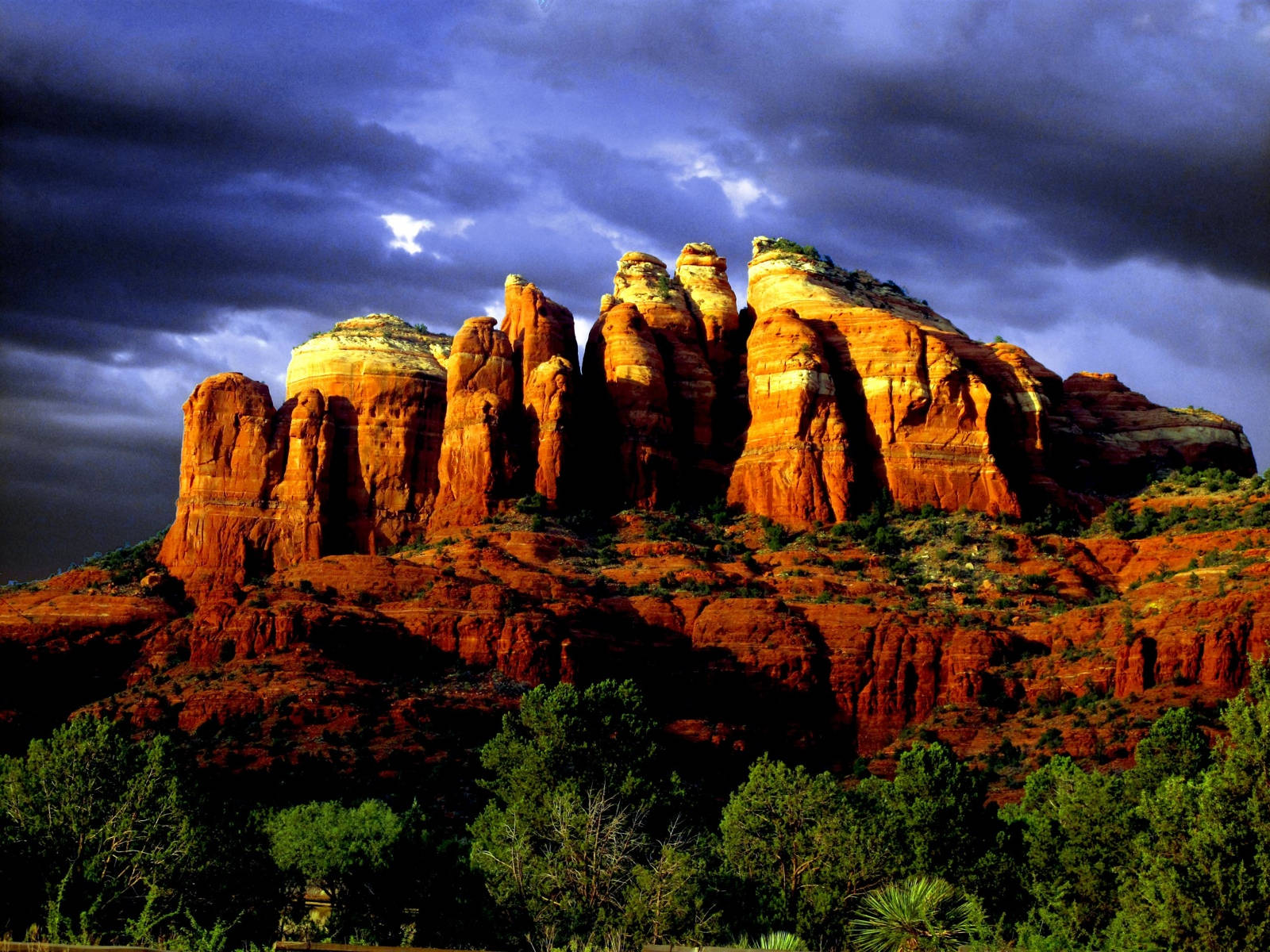 Brown Rock Formation Arizona Desert Wallpaper