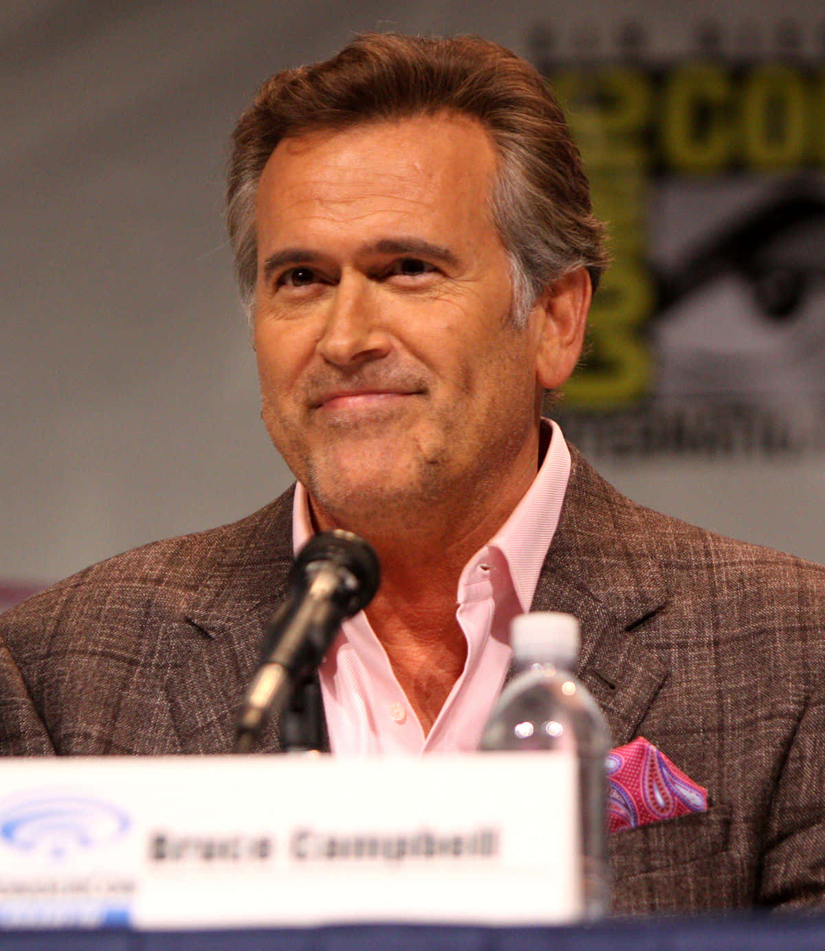 Bruce Campbell [wallpaper] Wallpaper