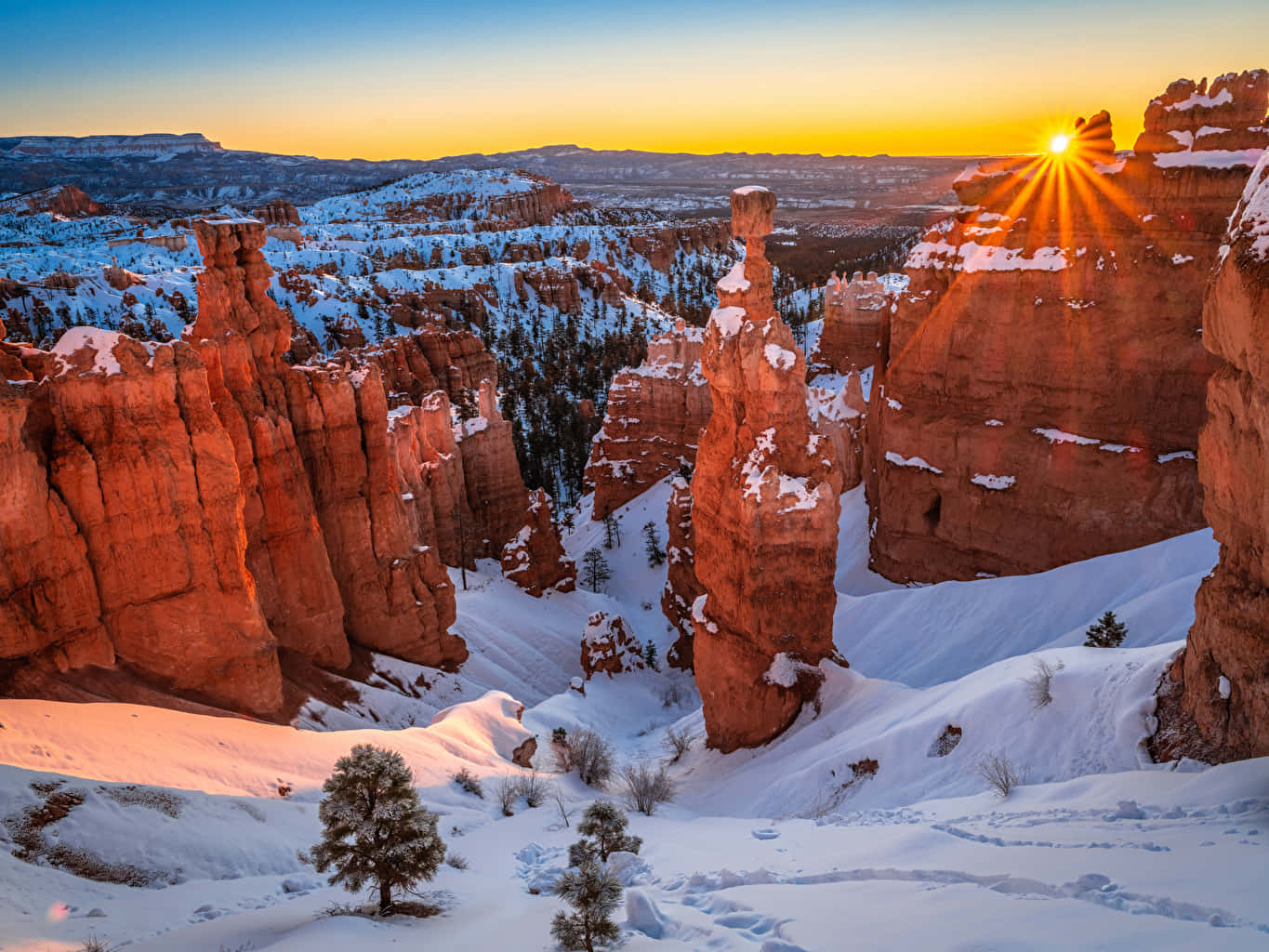 Bryce Canyon National Park Stellar View Of The Setting Sun Wallpaper