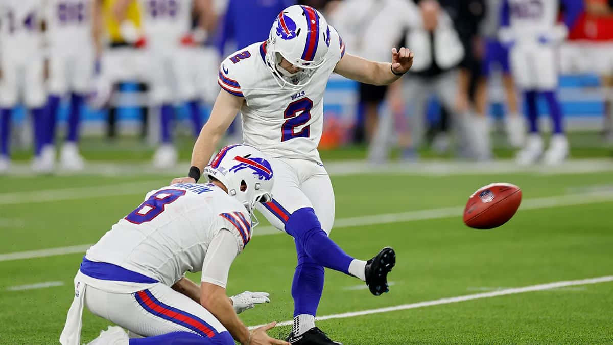 Buffalo Bills Kicker Field Goal Attempt Wallpaper