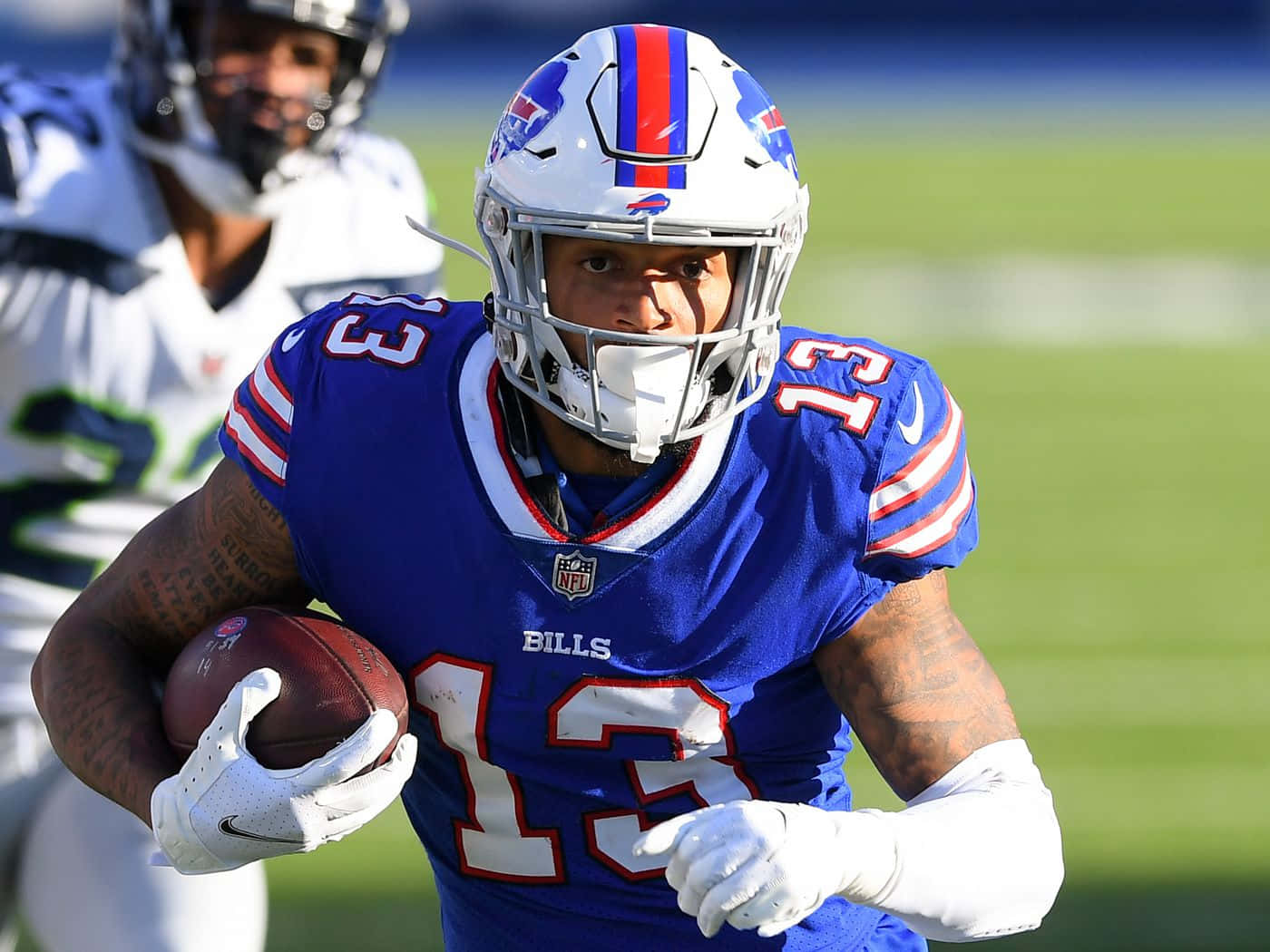 Buffalo Bills Player Gabe Davis In Action Wallpaper