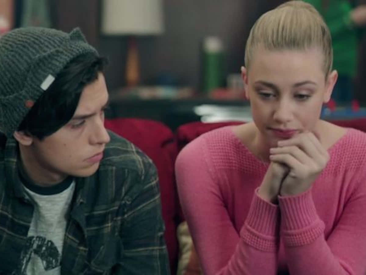 Bughead Intimate Conversation Wallpaper